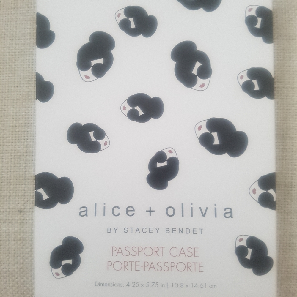 NEW Alice and Olivia Passport Case - Picture 5 of 8